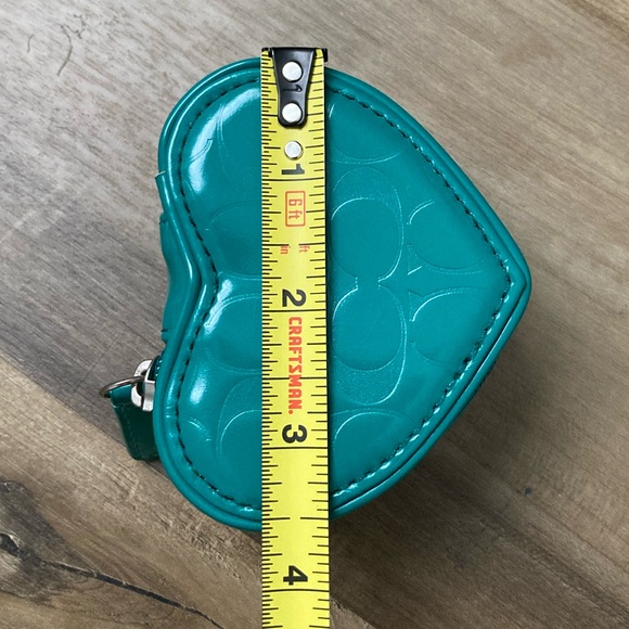 [Coach] Patent Leather Embossed Heart Shape Jewelry Box Organizer - Picture 5 of 9